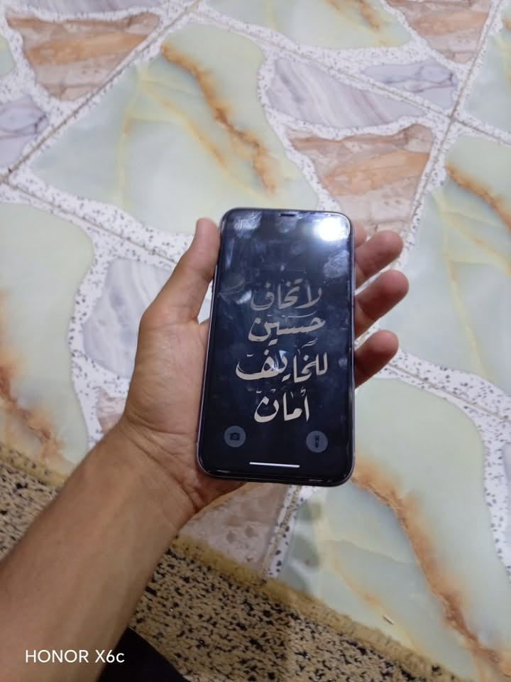 سلام عليكم 
آيفون 11 عادي 
بطارية 🔋 70 مامبدل
شاشة مبدل 
ذاكرة 128 
جهاز نضيف 
مكاني نجف 
الشراي يتصل على هاذه الرقم 
***********
