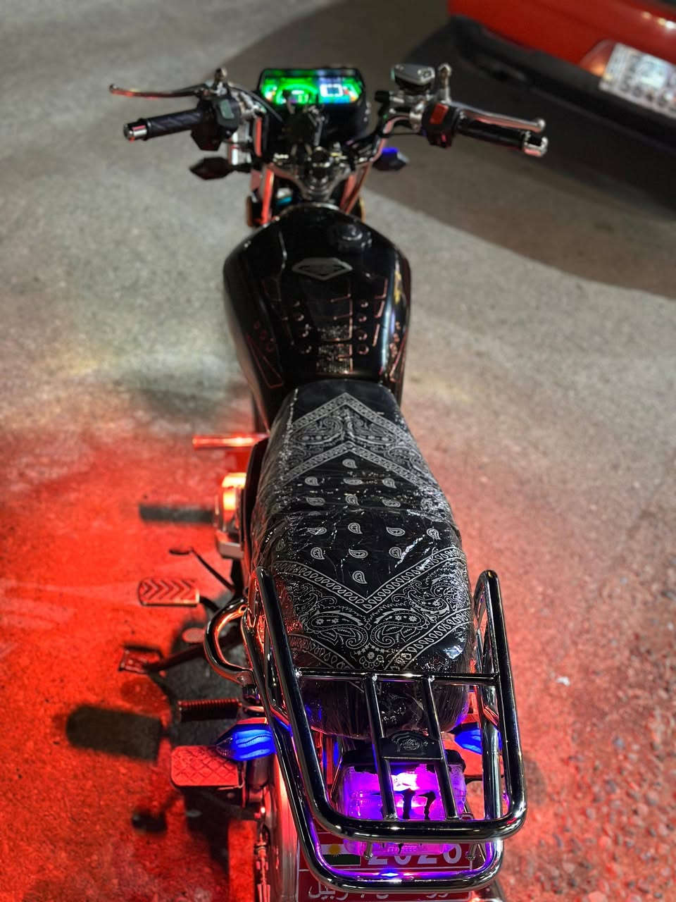 دراجه نامي برو للبيع ما يحتاج غير سائق على الفحص ما يحتاج برغي
مكينه ٢٠٠cc

2020

الماكينه كبس 

رقم الهاتف ***********
السعر مليون دينار عراقي وبي مجال
