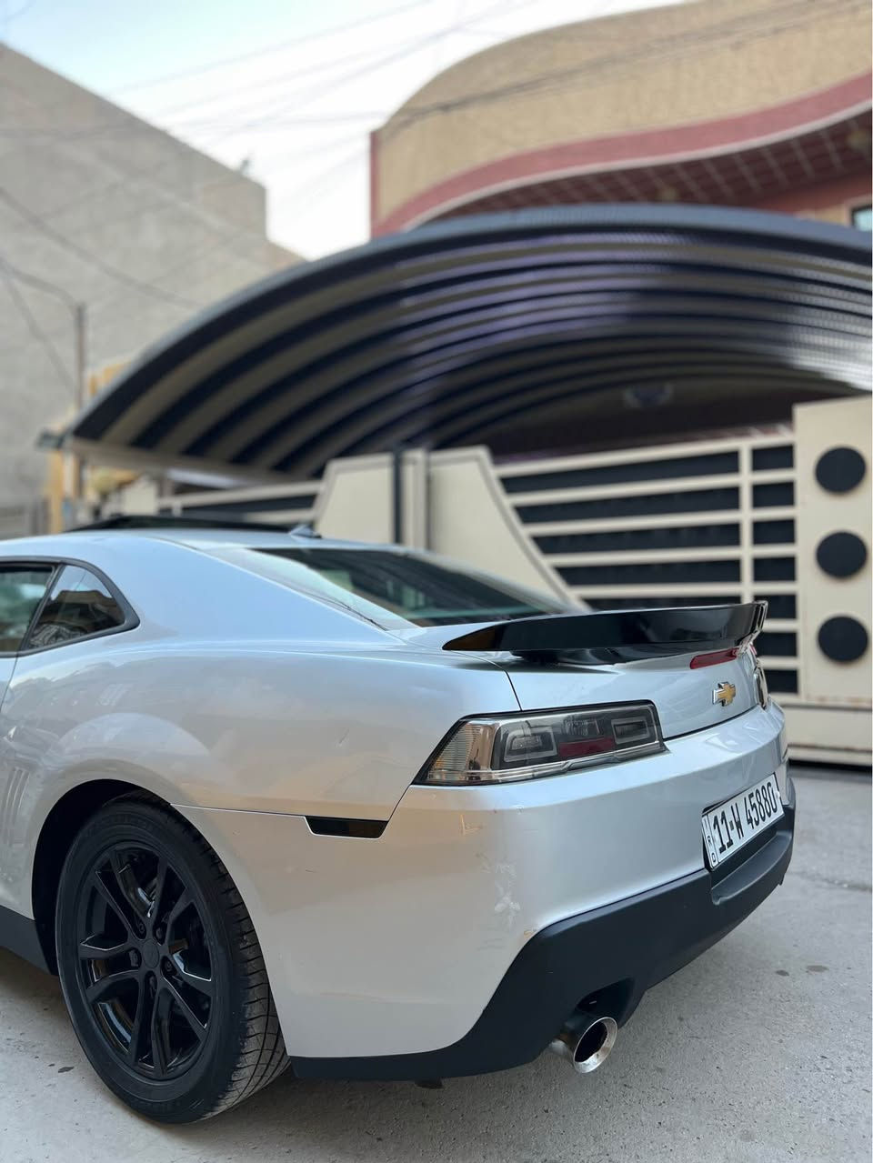 سلام عليكم

بيع بدون مراوس
بجم ١٨ 
بونيد zl1
السياره كلش نظيفه 
موديل 2014
محرك 6 سلندر 
لون سلفر 
تشغيل عن بعد 
فتحه سقف 
كراسي كهرباء
تحكمات ستيرن 
شاشه اعطال 
تبريد ثلج 
صدر امامي خلفي نظيف 
سستم صوت 
شفتات سرعه 
شاشه مع كامره
ويل ٢٠
بجم زنون 
السياره كلش مميزه ونظيفه  
مكان السياره بغداد الجديده 

سعر السياره ١٠٥ ورقه 

*********** واتساب بغداد, العراق
