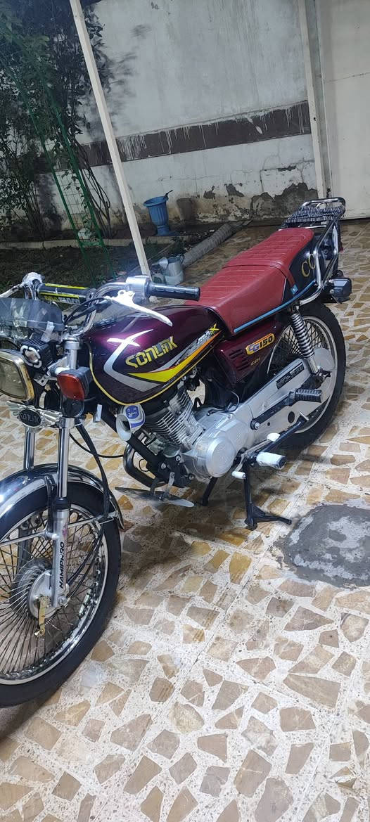 السلام عليكم  دراجه نامه برو سونك موديل 2020 دراجه نضيفه حيل مامتعوبه محرك شرط لاصوت ولابخار  شرط الشلعه والمعدل صاروخ مكينه  كبس ماطاخه غير الدهن 5 تبديلات دهن  لايتات دبلات كهربائيات شاصي كله بل ضمان   الدراجه احله من الصوره سعرهه 550 وبيهه مجال  ***********
