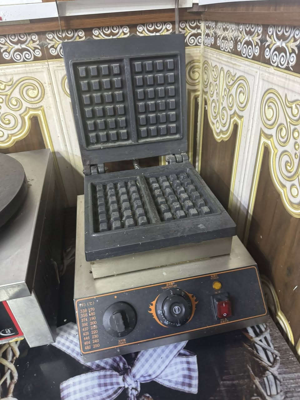 غراض البيع خاص خلاط بطحينه. جهاز كريب جهاز وافل ***********
