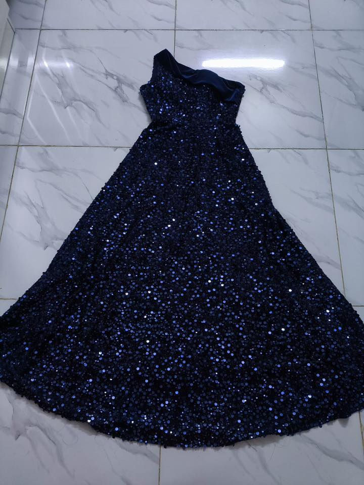 فساتين البيع جدد والله ملبوسات ساعة وحدة وقياسهم من ٣٨الى ٤٠
الرقم ***********
