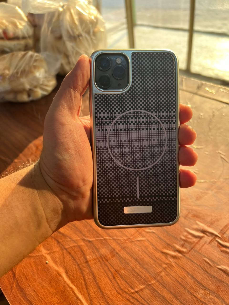 ايفون 11برو ماكس نضيف كلش ما مفتوح فقط بطاريه معلايه ذاكره 512سعره 340وبي مجال بسيط للشراي ***********

