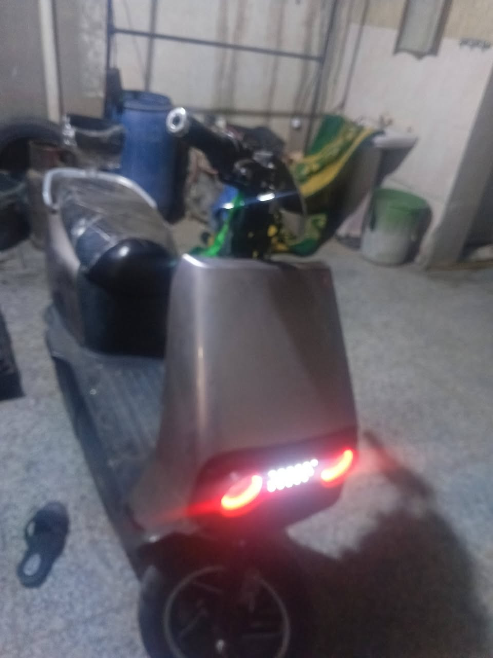 سلام عليكم دراجه شحن اباجي 318 مواصفاتها نضامPبارك +دبل اشاره+مثبت سرعه+تحديد العطل في الشاشه سعر 450  مكان بغداد حي العامل الرقم (***********)
