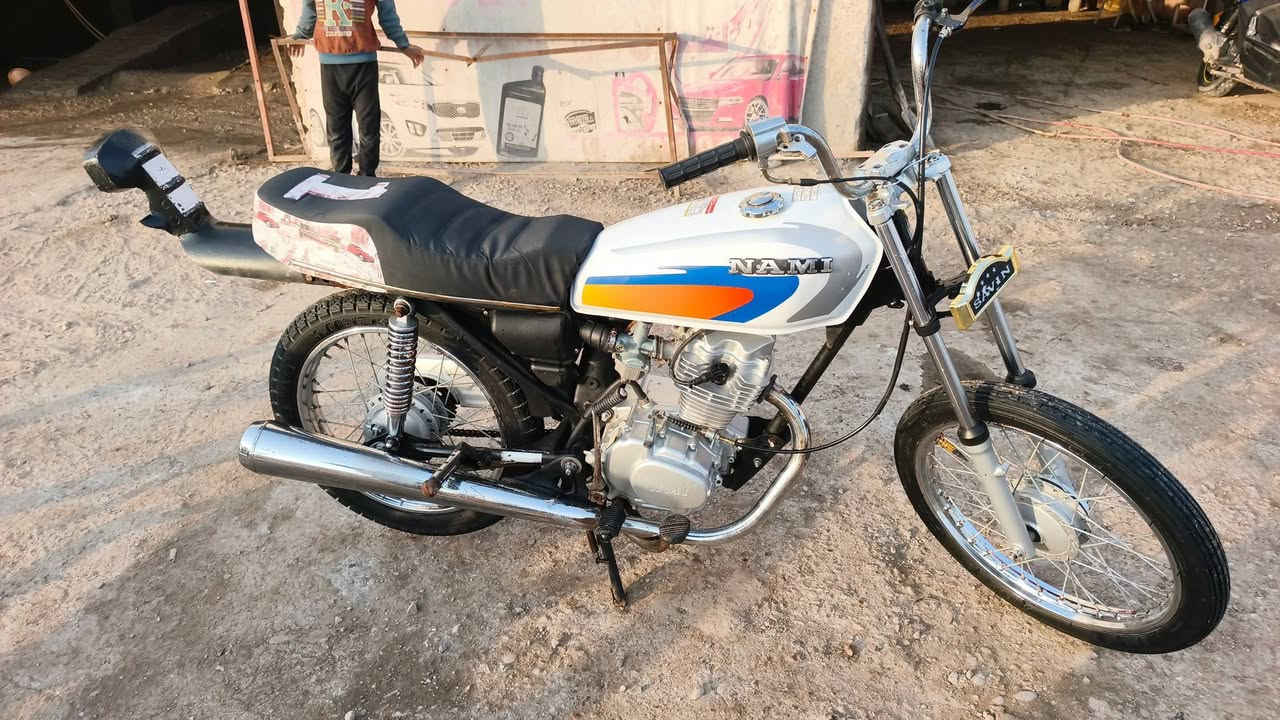 سلام عليكم دراجه نامه شاصي ارشه مديل 17 وراق صولي السعر 700وبيه مجال مكان ناصريه قرب حي الصناعي ***********
