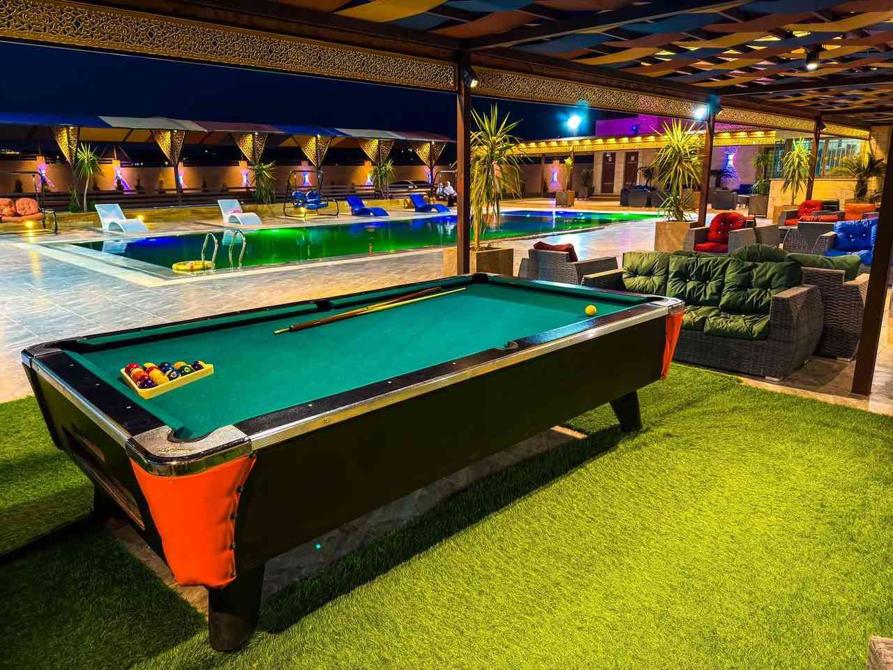 عروض عيد الفطر باقي فقط ثاني يوم العيد و اخر يوم العيد مزرعة مزاج
📍بغداد ابو غريب 
سعر الشفت 250 الف 
يبدا الشفت الصباحي 9 صباحا الى 7مساءا
 الشفت المسائي من 8مساءا الى 8 صباحا
تفاصيل
🛑 مسبح 
🛑بليارد
🛑منضدة
🛑 جلسات خارجية
🛑سستم صوت متكامل
🛑بلي ستيشن 5
🛑اماكن تصوير
🛑غرف نوم 
🛑باربيكو
باقي تفاصيل مراسلة الرقم واتساب للحجز والاستفسار
***********
