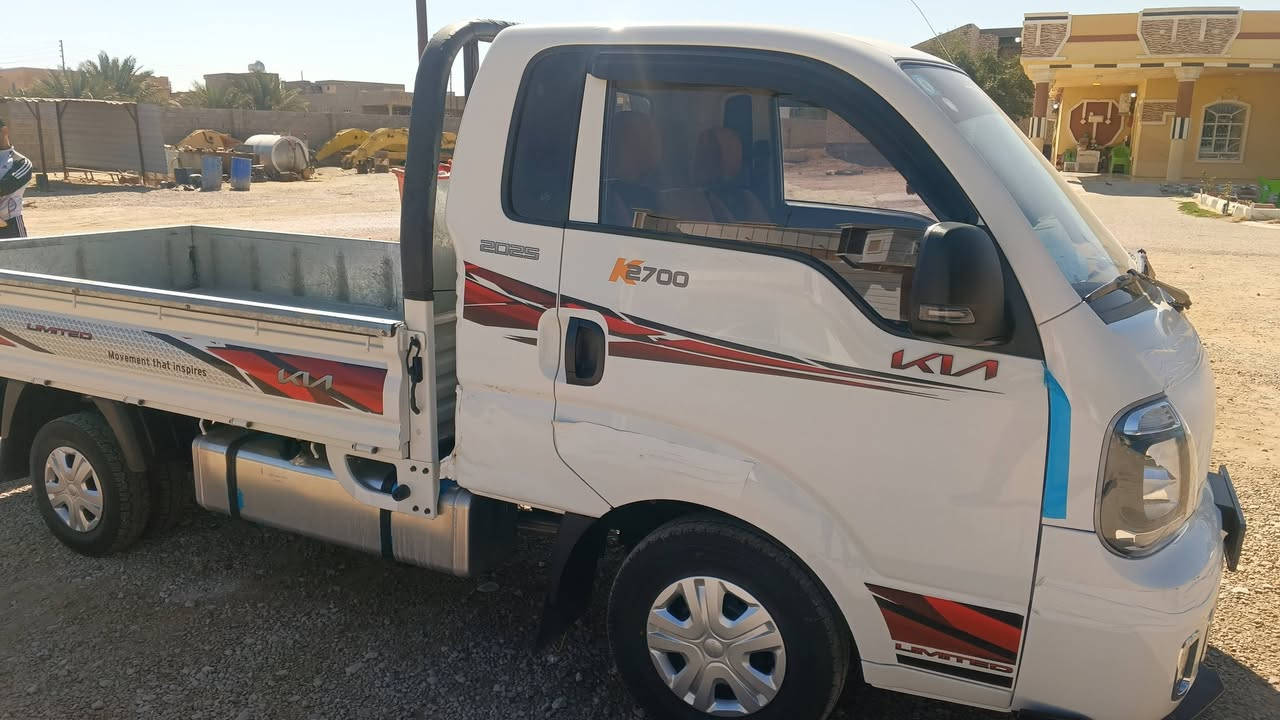 كيا 2025 ماشية 75 ألف سيارة جديدة مخلصة فول مواصفات مغلفة كاملة ومدوشمة السعر 165 وبيها مجال للشراي للاستفسار عالرقم ***********
