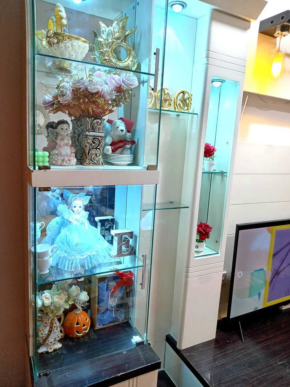 معرض تركي
طول ٣ امتار ونص
ارتفاع مترين ونص
توصيل موجود
***********
سعر ١٩٠ مع نقل والشد
