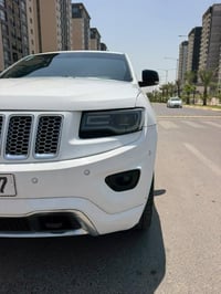 جيب 2014 خليجي  ماشيه 248 الف كيلو  السعر ٢٠ $  مواصفات السيارة فور وي...