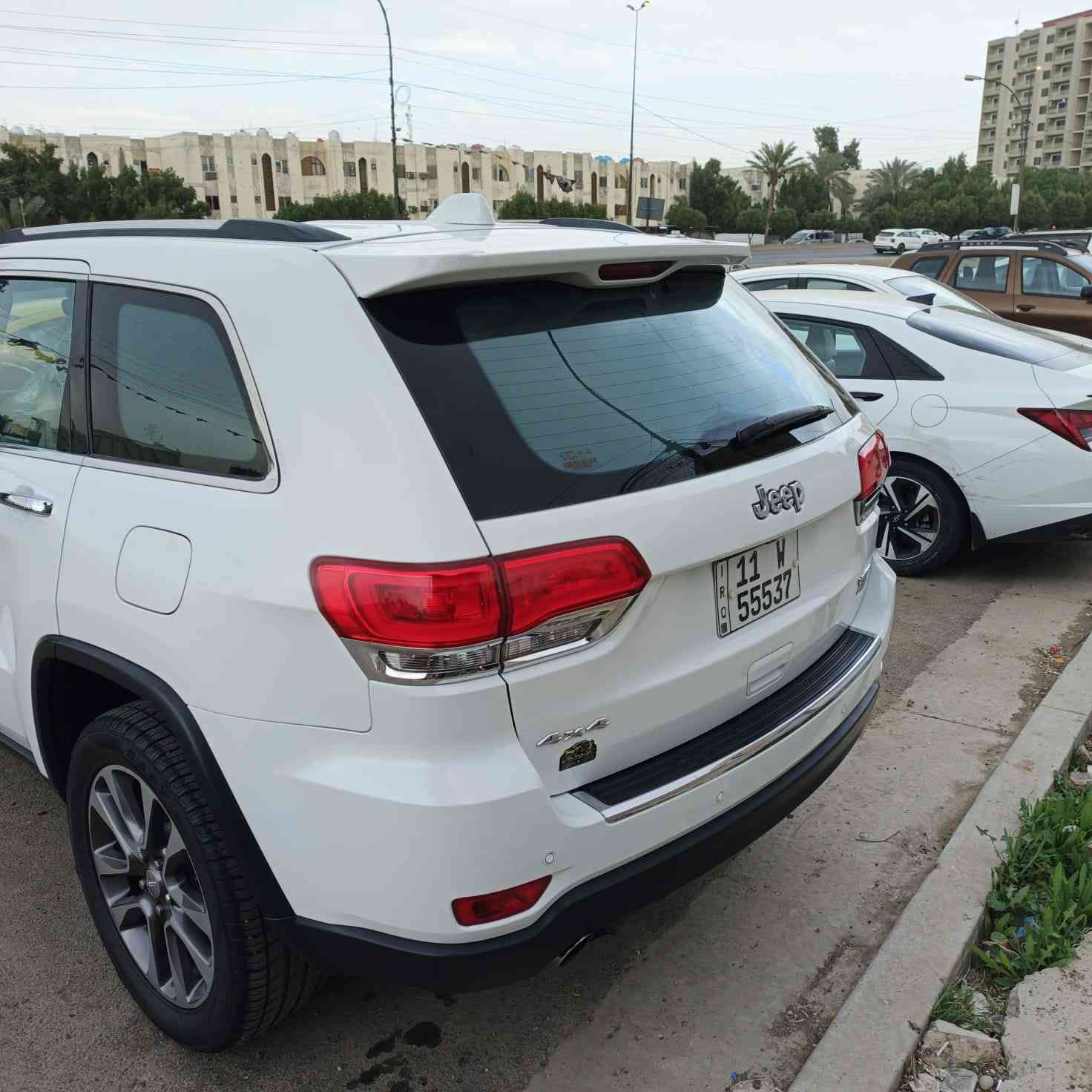 السلام عليكم جيب موديل 2018 وارد خليجي  رقم بغداد باسمي فول مواصفات 
ماشيه 70 كير ومكينه مكفوله كفاله عامه  السعر ٢٧٠ وبيها مجال
العنوان السيديه قرب العاب السيديه  الرقم ***********
