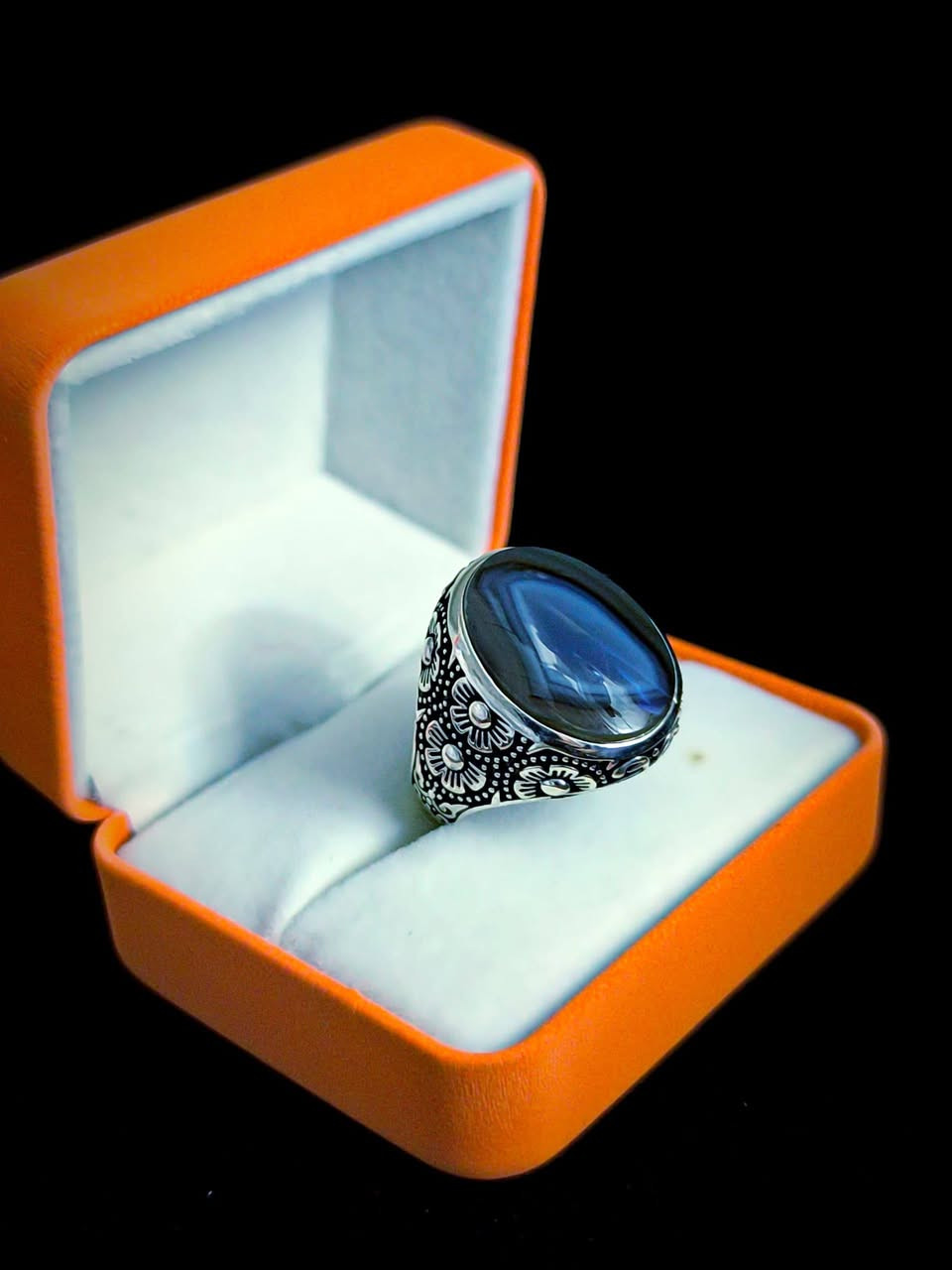 ✨💍 عرض مميز لمحبي الفخامة 💍✨

نقدم لكم أرقى التشكيلات من #الأحجار #الكريمة #الطبيعية 100% المختارة بعناية،
وبأجمل الخواتم الفضية السلطانية المصاغة بحِرفية عالية وعيار #فضة925.

كل #خاتم عندنا يحمل لمسة #ملكية…
وكل حجر يحكي قصة من الجمال والأصالة.

✔️ #أحجار طبيعية بجودة ممتازة
✔️ #صياغات فاخرة بتصاميم سلطانية
✔️ #هدايا راقية ومناسبة لكل المناسبات
‏مراسلة علي سيلفر عبر واتساب. https://wa.me/967776715229


**إذا كنت صاحب هذا الإعلان وتريد حذفه لأي سبب، رجاءا أرسل رسالة إلى الدعم الفني**