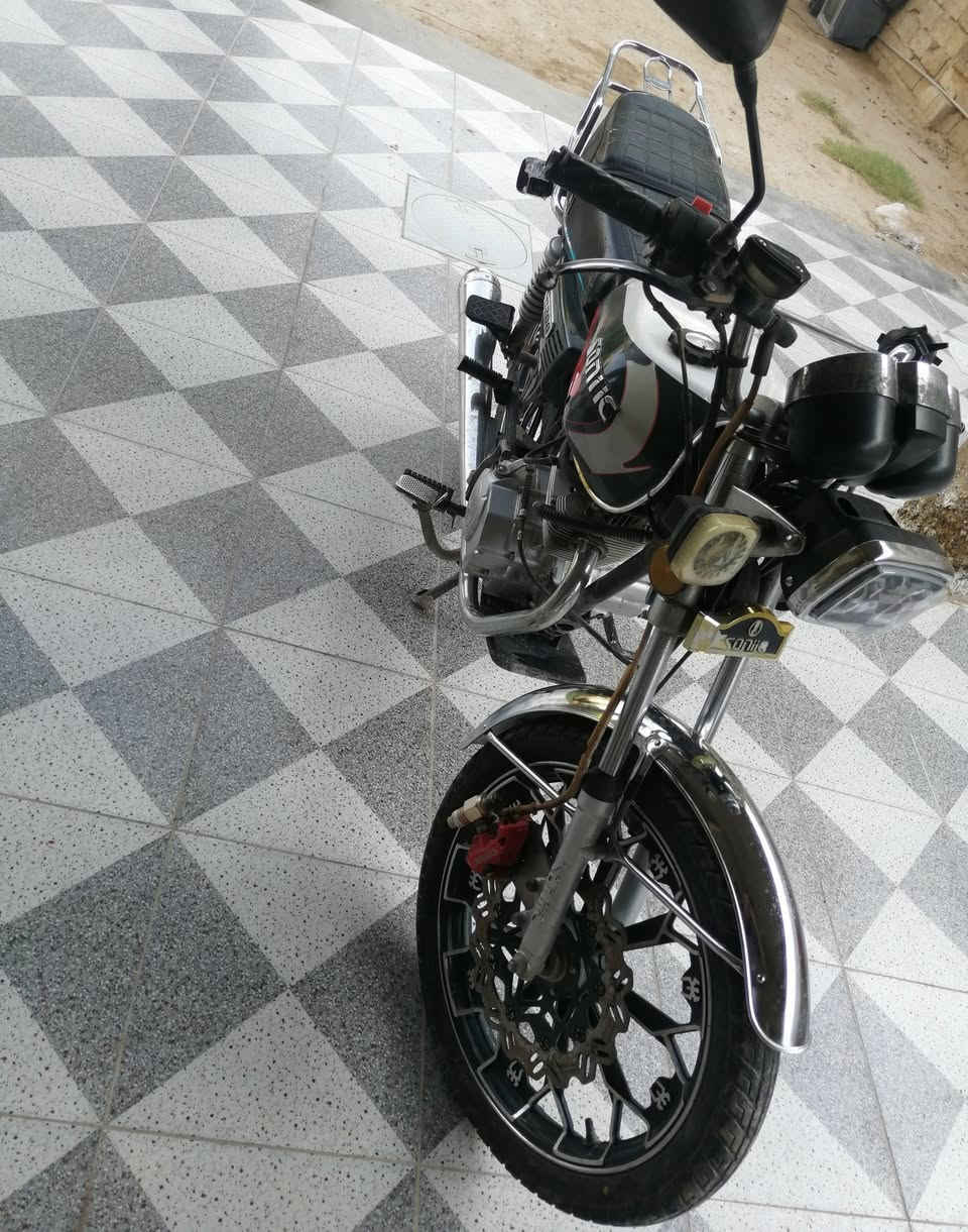 دراجة موديل 24 دراجة نظيفه خير من الله ناقصها شاشه اشاره فقط محرك 200 cc مكفول. السعر 625 وبيها مجال للشراي  للتواصل ***********

