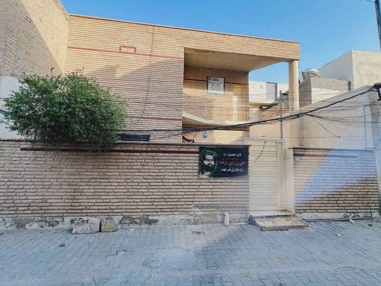 السلام عليكم 
دار للبيع منطقة المشروع طابقين(منطقة تجاريه واستثماريه) يقع الدار مقابيل مستشفى البتول بلضبط .الفرع الي يكون بين ماسنجر للالبسه الرجاليه وبين مكتبه روتانا
يحتوي الدار على:
🔷غرفتين نوم
🔷استقبال
🔷مطبخ
🔷هول 
🔷منور داخلي
🔷حمام
🔷صحيات
🔷ممر جانبي
🔷طرمه 
🔷حديقه
♦️مساحه الدار 150 واقع حال وبلسند 138.9 الواجهه 10
للاستفسار الاتصال على الرقم او واتساب او مراسله الصفحه ***********
مستعجل على البيع
