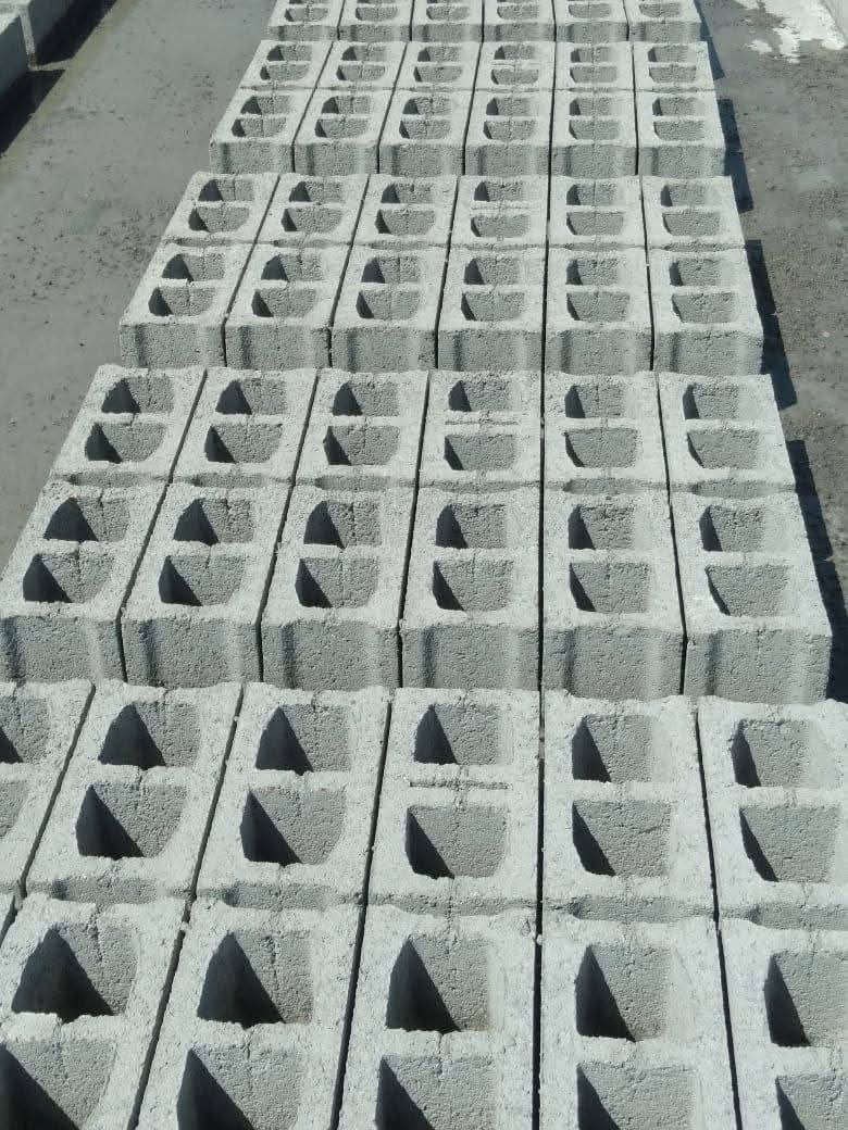 يا الله السلام عليكم ورحمة الله وبركاته يوجد لدينا بلوك درجه اولى شرط المتانه والقوه كما موضح في الفيديو وكما يوجد لدينا توصيل لكافة مناطق ونواحي في ديالى وباسعار تناافسيه ***********
