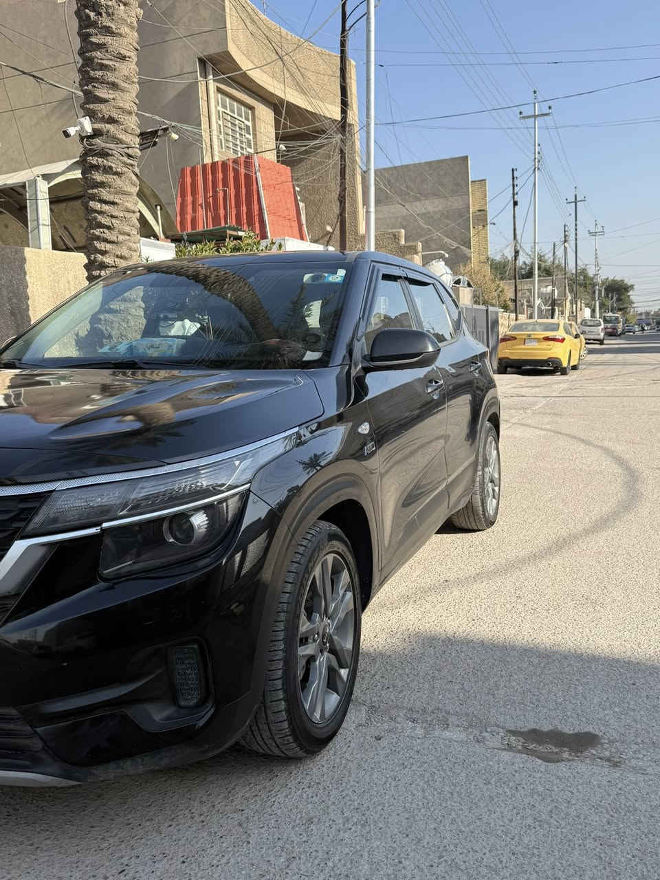 السلام عليكم
كيا سيليتوس 2021 وارد أمريكي 
محرك2000 دوش السيارة عليها منضومة غاز تانكي60L
بصمه تشغيل عن بعد ونضام ترحيم من تتقرب تفتح السيارة تبتعد تقفل 
شاشة كامرة دوارة 
3انضمة قيادة(ECO-NORMAL-SPORT)
كروس سرعة
 شاشة اعطال
دفع رباعي
نضام تثبيت بالمنحدرات 
حادث السيارة موضح بالمنشور
السعر:145 وبيها مجال حك الجية
رقم الهاتف:*********** -***********
العنوان:بغداد المشتل
