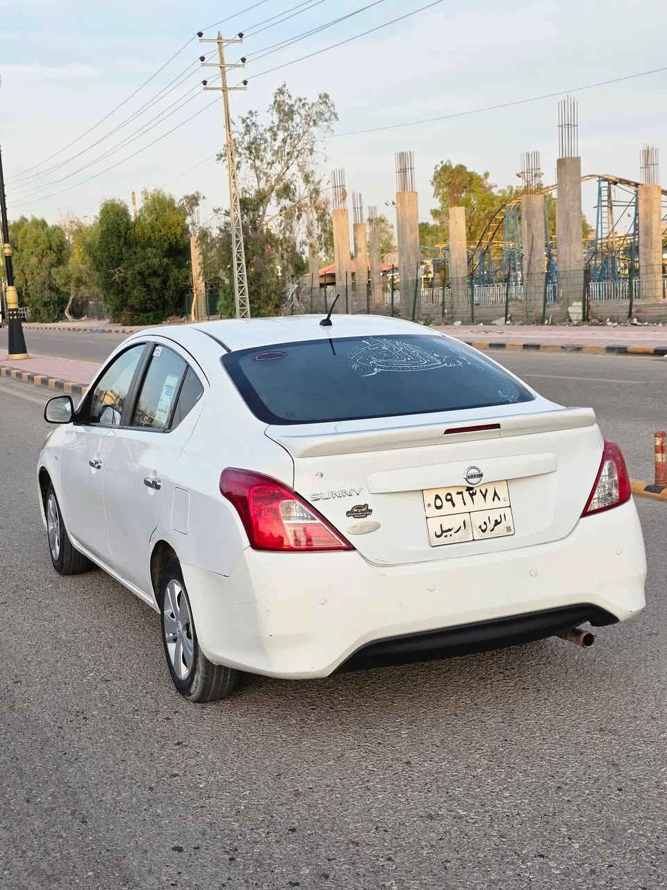 بسبب البيع المستعجل نيسان صني هندي موديل 2020 السياره جاهزه محرك كير بيها فقط باردات موضحات بالصور لاضربه قويه لاصبغ لادواخل عارضها ب 88 وبيها مجال بسيط مكاني نجف وهذا رقمي ***********
