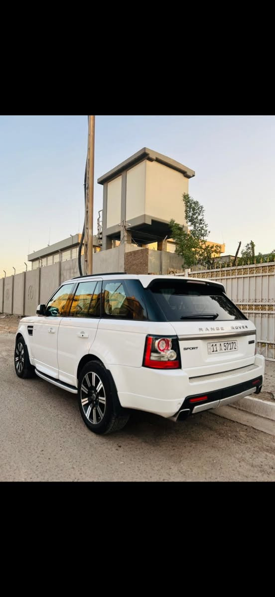 الموديل: 2013 مكينه عاديه مرغوب
اللون: أبيض
ماشيه 117الف كيلو❤️
رقم بغداد"""
📌 المواصفات الأساسية: 
جكات
5 بصمات
نضام ترحيب 
مري شفط
تحكمات ستيرن
كشنات كهرباء
💡 ملاحظات: السياره بيها الباب الخلفي كلير نص منه مصبوغ بدوون حادث
💰 السعر المطلوب: 140وبيه مجال 
📞 للتواصل:***********
