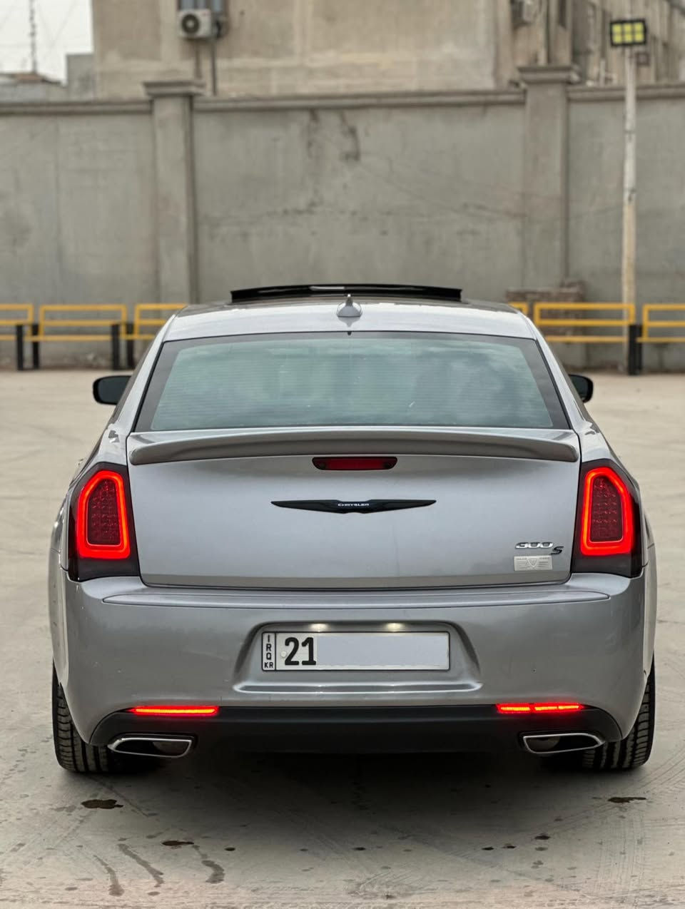 السلام عليكم 
اوباما 2018 S كلين تايتل كندي 🇨🇦 السياره حيل جديده وأحلى من الصور  كفاله عامة من الصبغ والتبديل بيها بس تعديل بارد كلش صغير وميبين  اصلا 

المواصفات 
 بصمه 
بانوراما  
دبل لحية 
بردة خلفية 
شفتات ستيرن 
تشغيل عن بعد 
كشن امامي خلفي تدفئه 
تحكمات أستيرن 
مري هيتر 
تبريد قطعتين 
وباقي مواصفات ال S المعروفه رقم  سليمانية باسمي تحويل ثاني يوم 
مكان السياره / بغداد 
للاتصال 
 ***********
