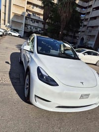 تسلا y  موديل 2024 دبل ماطور لونج رينج اون لاين فون كي ماشيه 8000 ميل ...