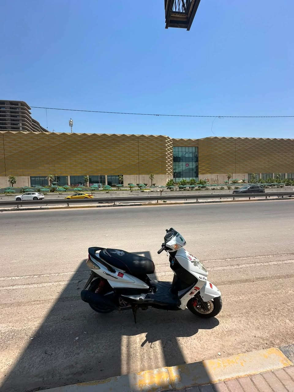 السلام عليكم سكنس فحل كابريتر للبيع المكينه نضيفه كهربايات كلها شغاله ماعده البانزين والسرعه الدراجه نضيفه مكاني بغداد سعر 550 رقمي متواصل على واتساب ***********
