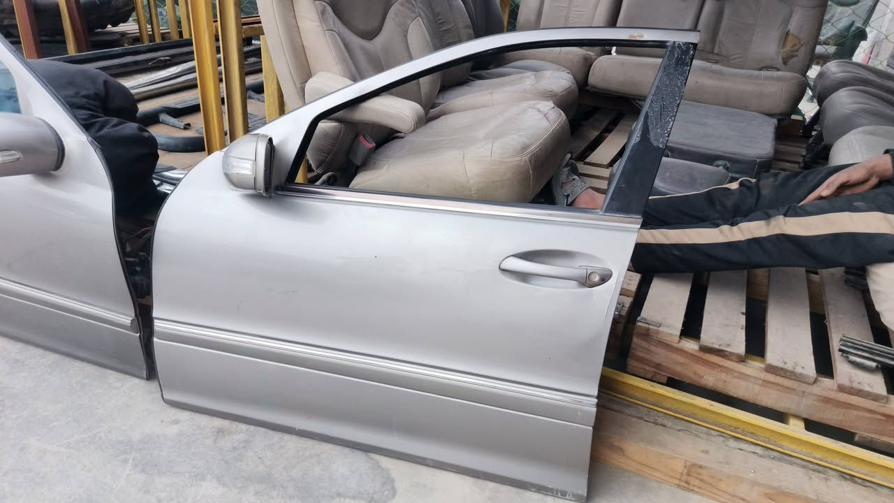 بوب مارسدس للبيع السعر 250وبيهن مجال المكان حصوة طريق حله بغداد بل مشروع الرقم ***********يتوفر واتساب
