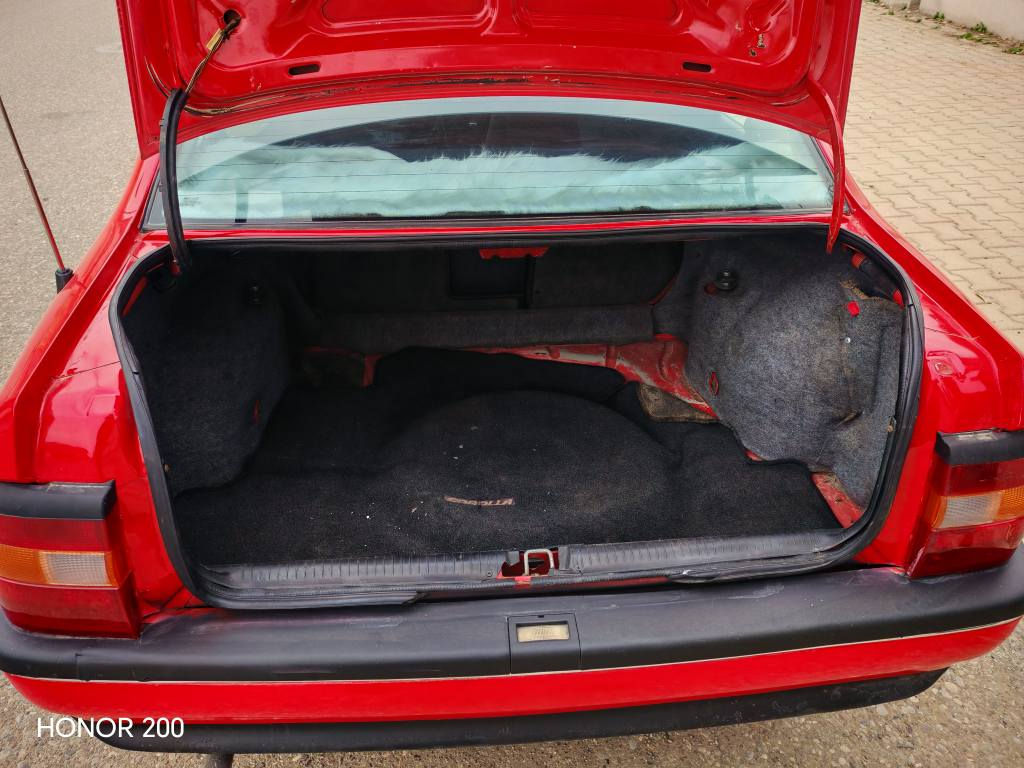 سلام عليكم ورحمة الله وبركاته للبيع اوبل فكترا موديل 1991 رقم أربيل دولي هزه جديد بطاقة بانزين بيها محرك 16 قايش عريض باور كير ومحرك بشرط لا صرف ولا بخار سيارة من دعاميه لدعاميه بشرط بدون لا ضربه ولا طخه صبغ عام جمالية فقط صبغ ماله درجة أولى سيارة سقف سلايت قفل مركزي كهربائيات كلها شغال سيارة مابي مصرف دواخل لوك تغليف دوشمه كامل سعرها ٤٣ بيها مجال بسيط حيل مكان سيارة كركوك رقم هاتف *********** كركوك, العراق
