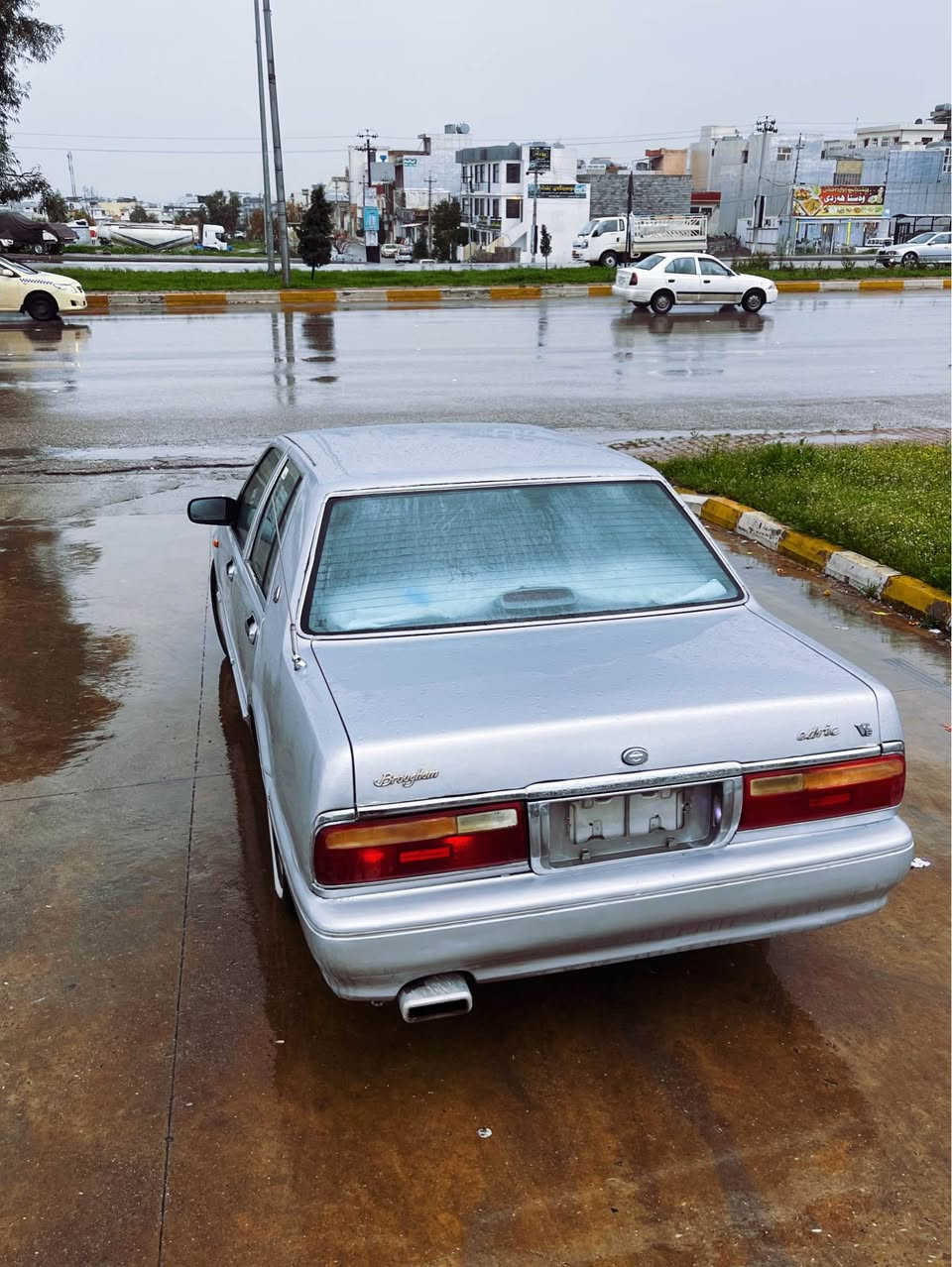 بسم الله الرحمان الرحيم 

نیسان سدریک ٢٠٠١ سەیارەکە نمونە لە پاکی و لە جوانی پێش و پشتی کەپسە بێ چاڵ و قوپاوی پێشتر تەکسی بوە کامل بۆیاخە لەسەر ساخی گێڕ و مەکینە و ئەکسل و تەقەو ڕەقە بەشەرت ١٠٠ فیتەر مەکینەی سفرم کردۆتە سەری ماشااڵلە سەیارەکە نمونە لە جوانی سەنەوی تا ٣٠ تازەیە ڕەقەم سلێمانی کامل کارەبایتی مەزبوتە شاشە ئایپات و کامل جوانکاری بۆ کراوە زینۆنە  هیچ نوقسانیەک نادۆزیتەوە لەم سەیارەیە 
یان بۆ فرۆشتن یان گۆڕینەوە لەگەڵ مەلیکە بۆ نرخ چات بکە 
سلێمانی
***********
*********** Singapore
