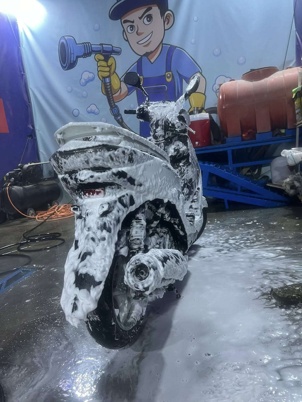 سلام عليكم للبيع سكنس لد ياباني قبق نفخ ستان حساس 
دراجه جديده داخل جوزي ماشيه 38 الف السعر 12 و بيه
مجال بسيط رقمي ***********
