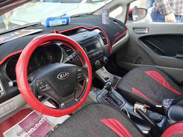 سلام عليكم سيراتو 2016 خليجي مكفول رقم بغداد بيها بارد وشخوط وجراد بنيد وجمطه جاهزه السياره السعر 125 وبيها مجال ***********
