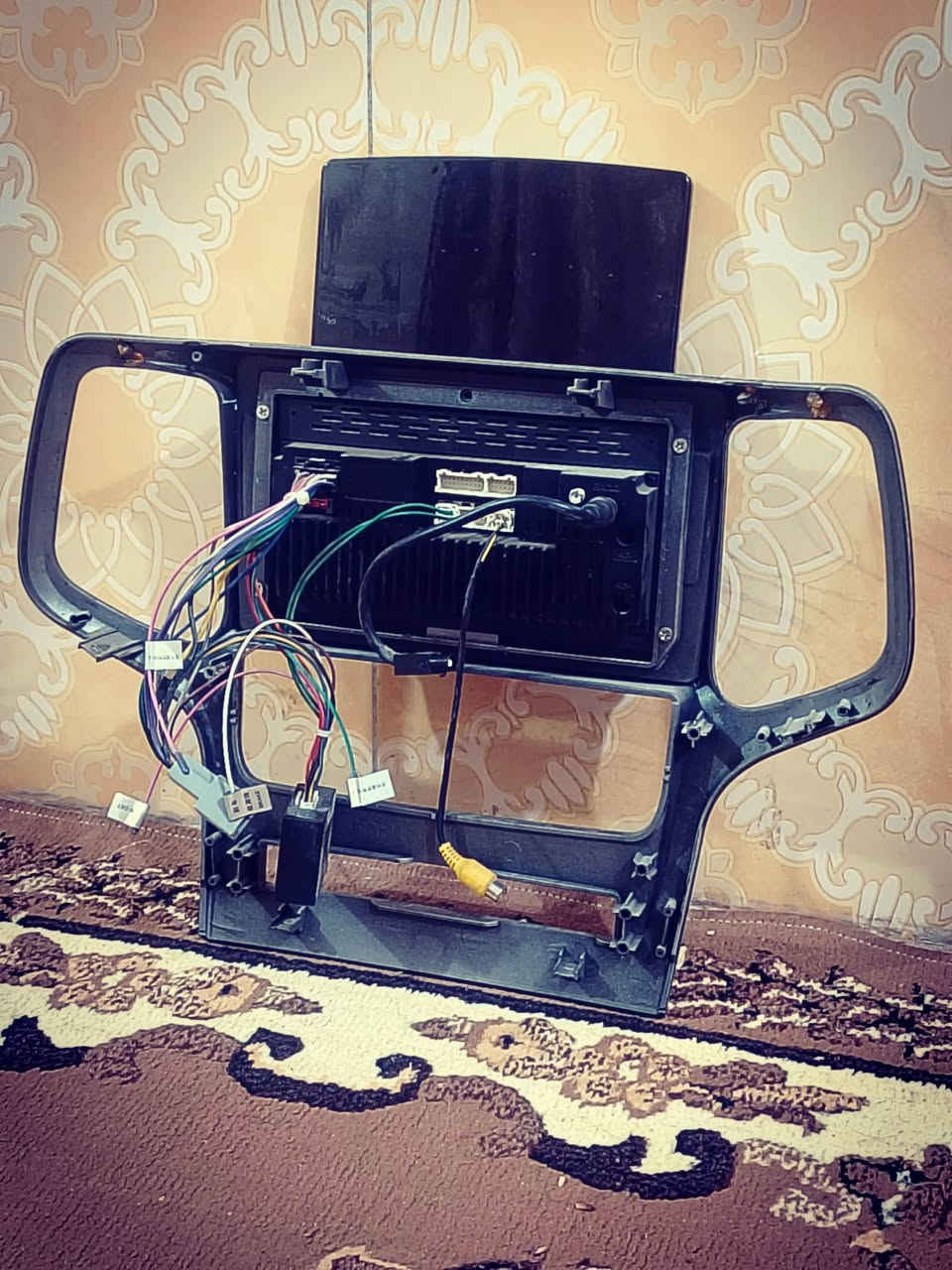 سلام عليكم شاشه جيب لاريدو كامله وشغاله سعرهه 65 وبيها مجال مكاني واسط ***********
