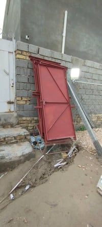 ابواب مستعمله مصبوغه زنجار اربعة ابواب الواحد 40الف وطلاكتين سعره 75ال...