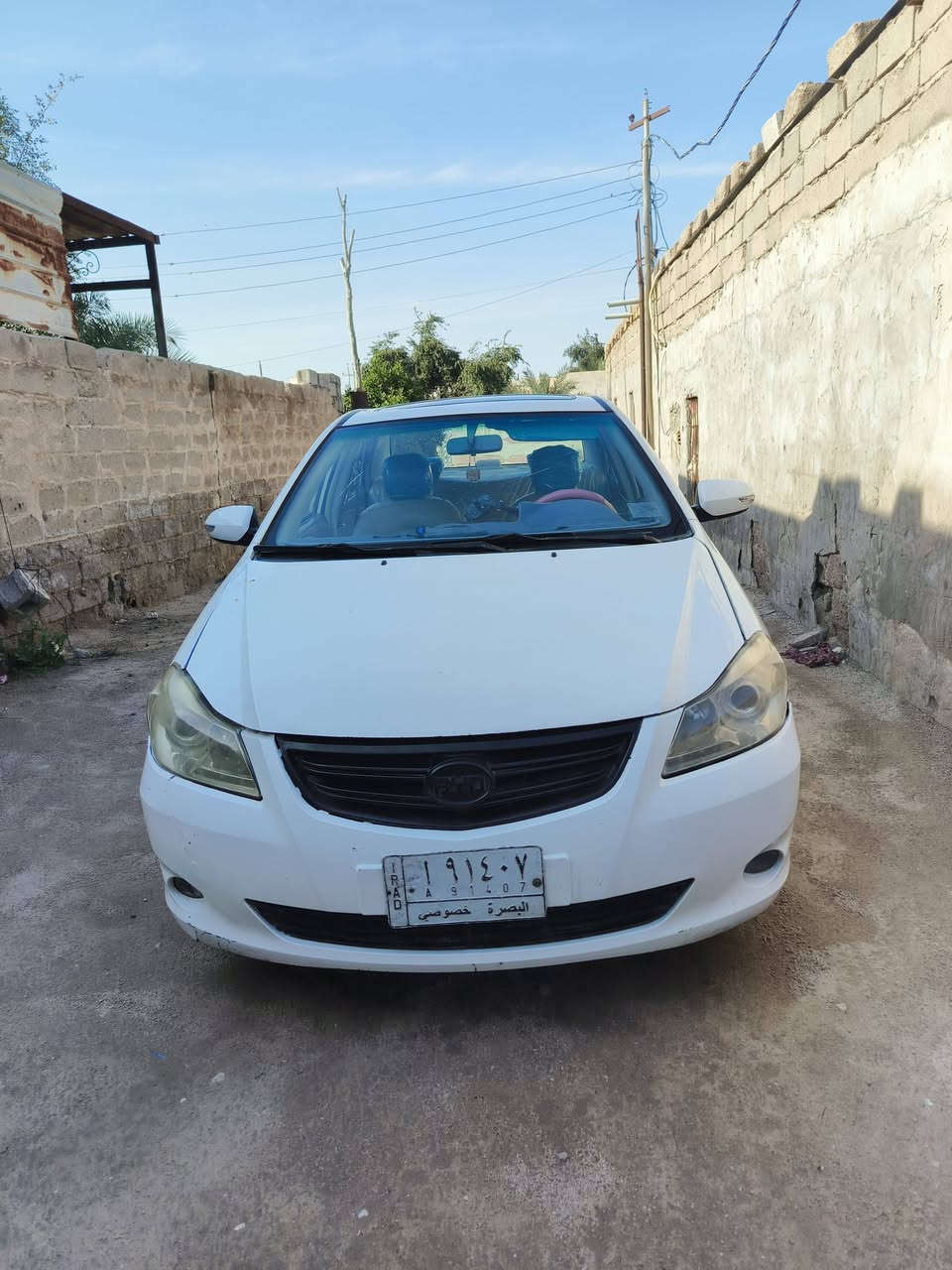 السلام عليكم بي واي دي للبيع موديل 2016 كير ومكينه كارتون تبريد شقال حداديه 90%100 بس لدران شفت تعبان 
سنويه منتهيه 2021 عليه غرامات كلشي يطيح من سعره علمن لسياره براء ذمه ومخلصه حره / السعر 48 وبيه مجال 
العنوان البصره الزبير/ رقم الهاتف ***********
