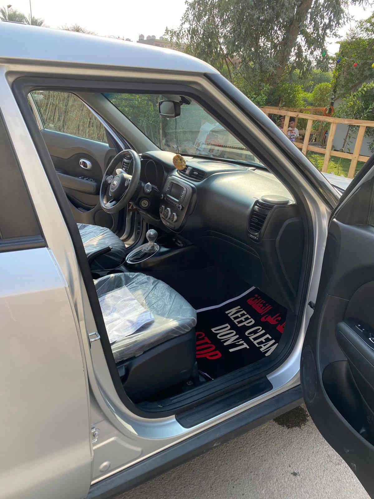 السلام عليكم . كيا صول 2018 بغداد باسمي السياره حلوه وجديده وماشيه 60 ميل بيها كم طخه بسيطه وحادثها مثل ما وضح بالصور  
عارضها ب107 وبيها مجال بسيط 

***********
