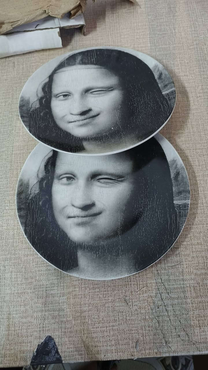 العنصر عبارة عن طبق تذكاري مزخرف بتصميم فني يصور لوحة الموناليزا الشهيرة للفنان ليوناردو دافنشي.  قطعتين موجوده سعر 20الاف عن واجور توصيل


**إذا كنت صاحب هذا الإعلان وتريد حذفه لأي سبب، رجاءا أرسل رسالة إلى الدعم الفني**