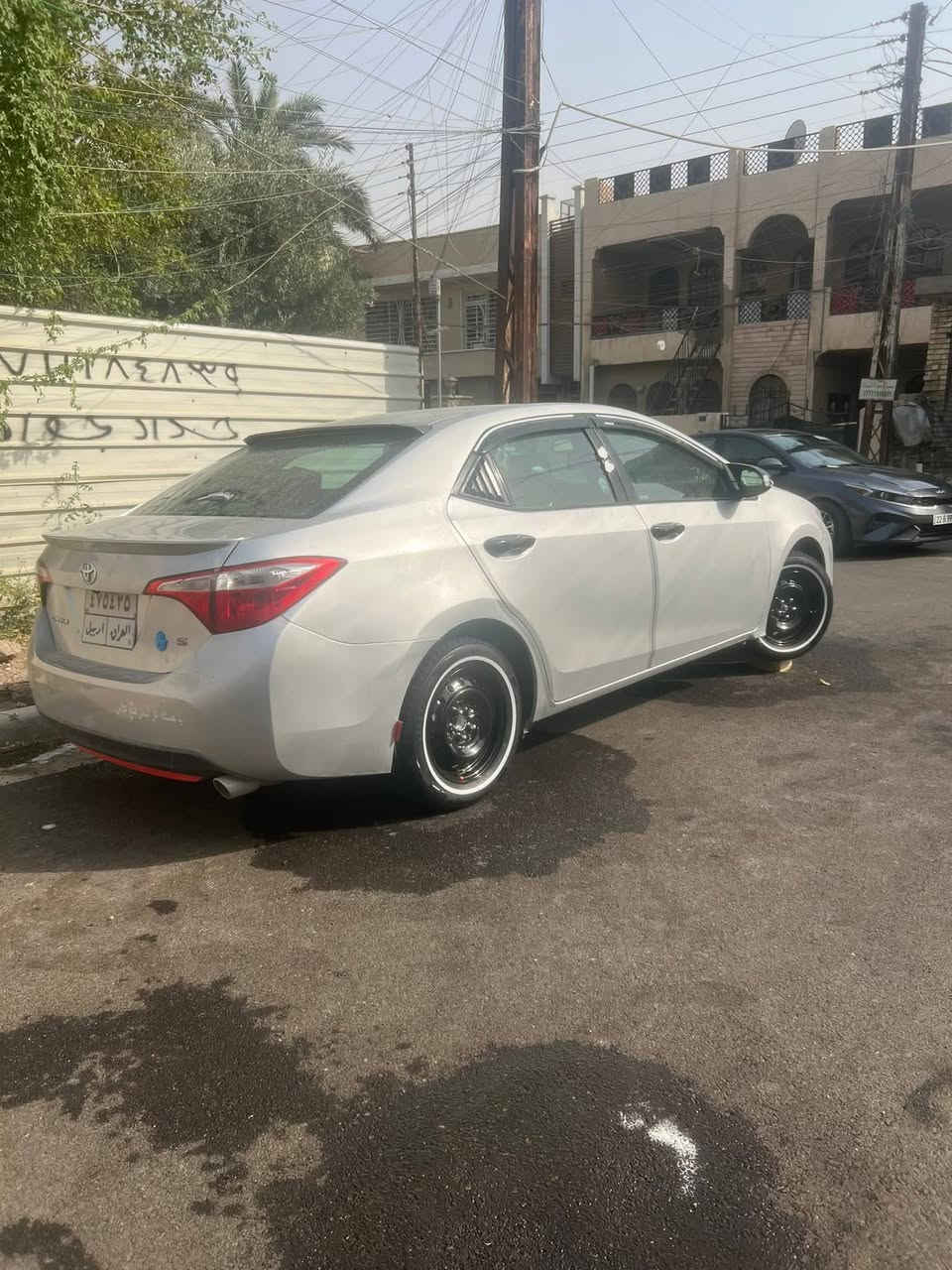 كورلا 2016 لون سلفر
فئه S تحكم ستيرن شفتات فتحه سقف سياره فول عدا بصمه كير اتوماتيك +عادي تحويل مباشر
رقم اربيل هزه جديده تحويل مباشر
ضررها قطعتين خلفيه سياره جاهزه من كل شي
كير محرك مكفولات سعر 124
ماشيه  100 سيارة مكانها فلوجة اتصل ***********
