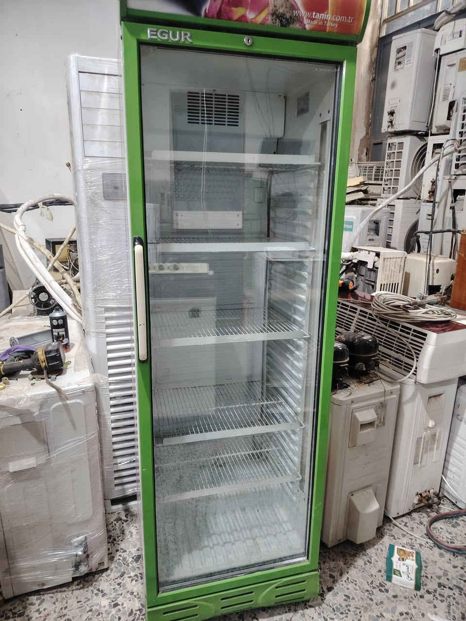 للبيع عارضه براد شرط الشغل السعر ٢٧٥ الف. للتواصل مع محلات البركه *********** واتساب
