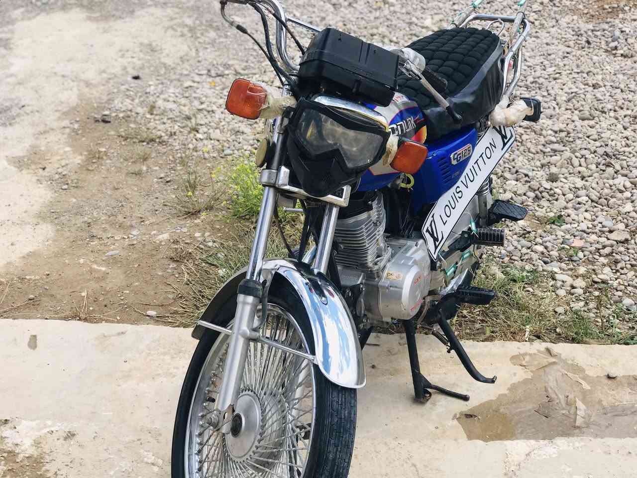 سلام عليكم موطور اربعه گير لبيع موديل٢١
السعر ٣٨٠ وبي مجال الخاص مفتوح


**إذا كنت صاحب هذا الإعلان وتريد حذفه لأي سبب، رجاءا أرسل رسالة إلى الدعم الفني**