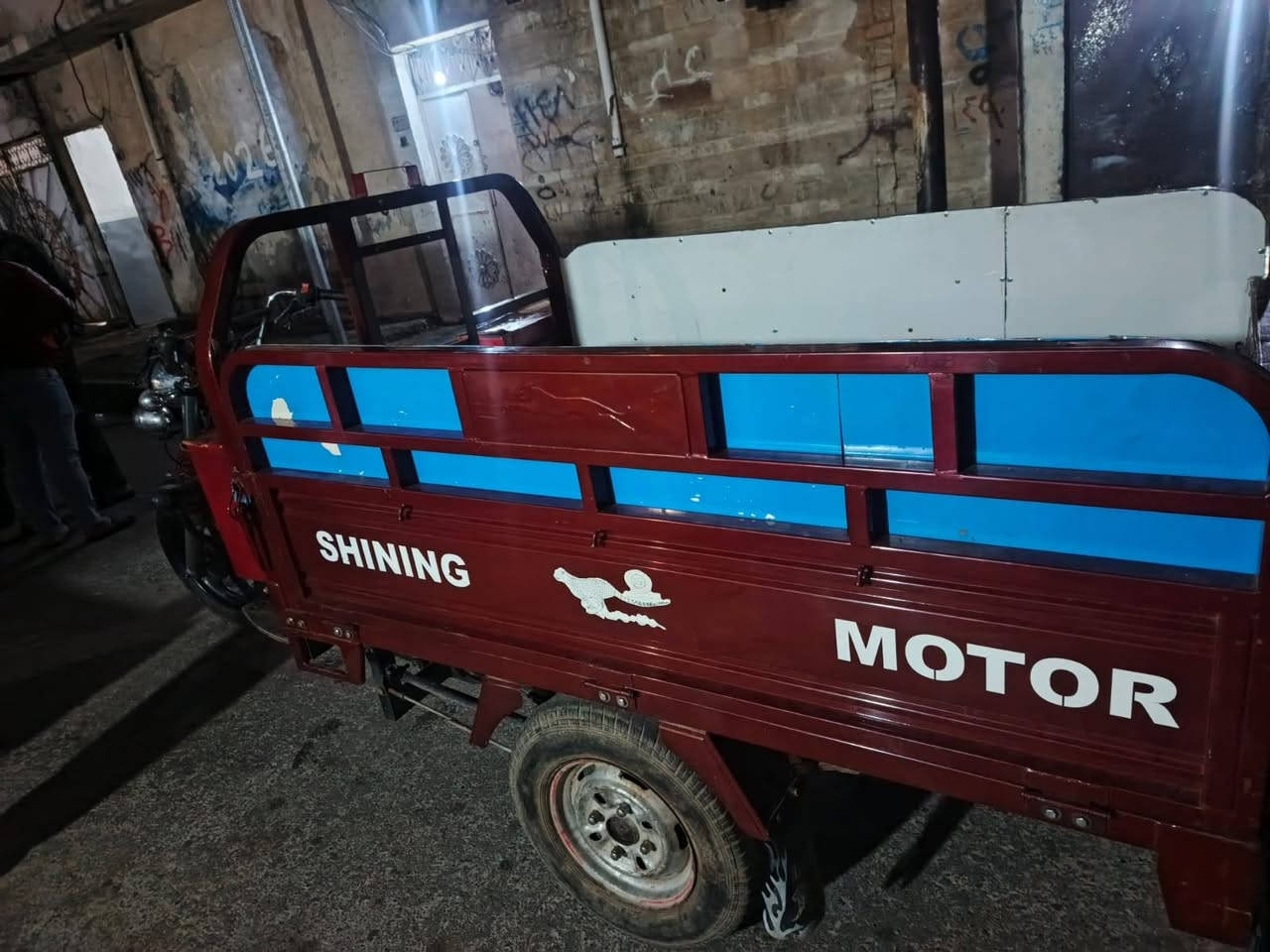 ستوته موديل 22 محرك 2023 عنوان موصل حي الكرامه السعر 1,300 وبيها مجال للطيبين شاصي شرط والمحرك شرط والبودي هم شرط الاتصال على هذا الرقم ***********
