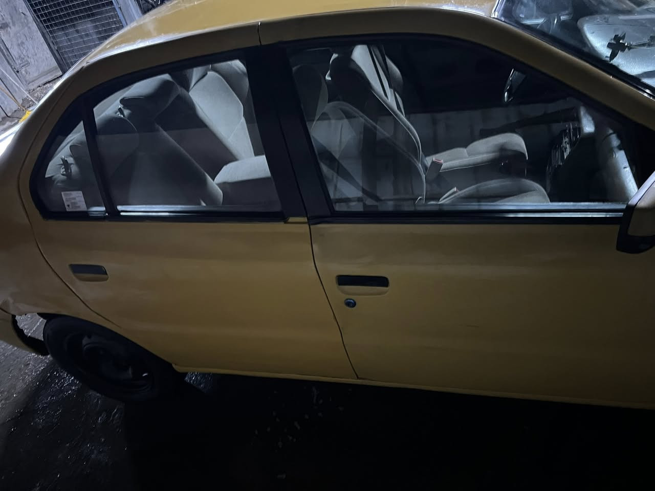 السلام عليكم سمند 2011 اللبيع بسمي تحويل مباشر مصفره هيئه وغرامات سنويه 27 مكينه كير كفاله بدون تنقيص وتبخير تبريد ثلج كشنات ملكه جدد مبدل بيها حوض الصبغ واضح بل صور عوزه درايم شفات و راديتر مزروف وحساس كيلو متر العنون بغداد الطالبيه *********** بيع واقع حال اخوان  السعر 28 وبيها مجال الي ما يعجبه المنشور يعبره
