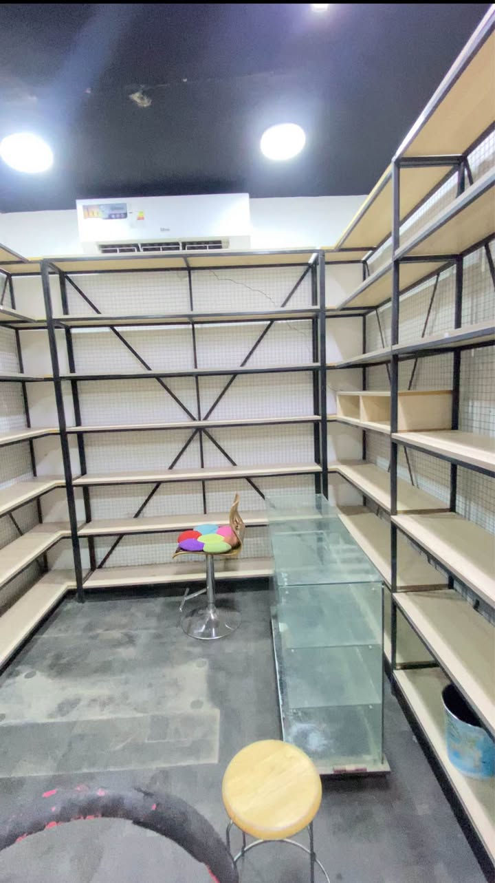 ‎‏ ‏رفوف ￼ حديد تفصال العدد 12مع ميز جام 1
رقم ***********‎ عمارة, ميسان
