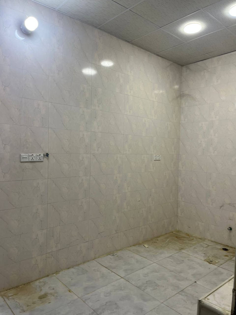 السلام عليكم مكتب عقارات الشمس  مقابيل المستشفى التركي !!!
                         بإدارة ((أحمد الگريطي))
                    
    ☎️*********** 
                        ☎️***********

🏠مشتمل للإيجار مساحه 100م يحتوي على غرفه وكليدور ومطبخ ومجمع صحيات وطارمه بناء حديث 

⁦^⁠_⁠_⁠_⁠_⁠_⁠_⁠_⁠_⁠_⁠^⁩⁦(⁠◍⁠•⁠ᴗ⁠•⁠◍⁠)⁩⁦(⁠◍⁠•⁠ᴗ⁠•⁠◍⁠)⁩⁦^⁠_⁠_⁠_⁠_⁠_⁠_⁠_⁠_⁠_⁠^⁩

🌎 الموقع شارع 100

⁦^⁠_⁠_⁠_⁠_⁠_⁠_⁠_⁠_⁠_⁠^⁩⁦(⁠◍⁠•⁠ᴗ⁠•⁠◍⁠)⁩⁦(⁠◍⁠•⁠ᴗ⁠•⁠◍⁠)⁩⁦^⁠_⁠_⁠_⁠_⁠_⁠_⁠_⁠_⁠_⁠^⁩

💸💰 قيمة الإيجار 250
