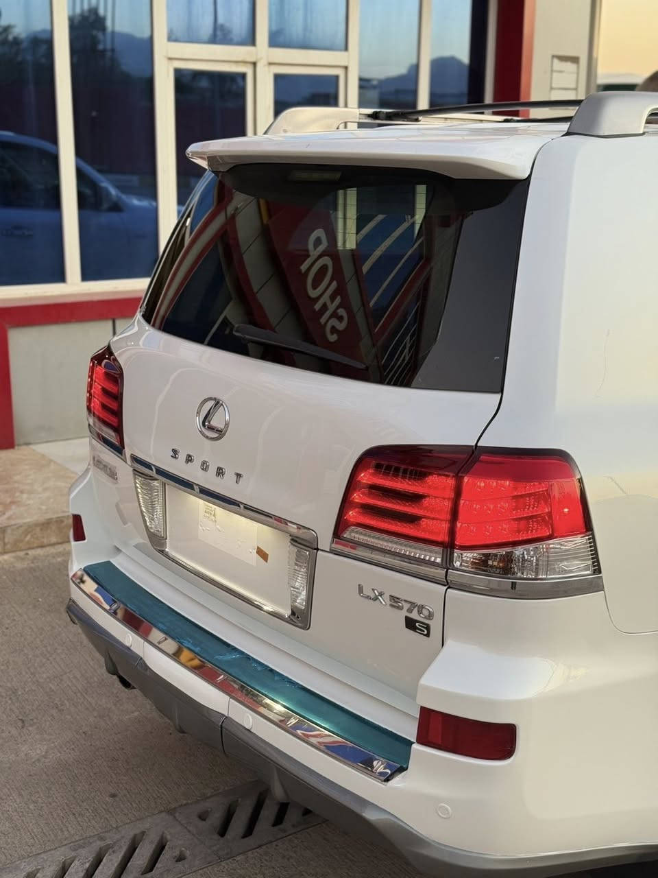 LEXUS / لێگزیز

2011 مانگی ٦

سەیارەکە بێڕەقەمی دووبەیە

تەنها ۲ پەڵەبۆیاخی پێوەیە

بەبێ دەحم و لێدراو و ناو گرتن

سەیارەکە کامل کراوەتە ۲٠۱٥

لەسەر بیلادی

سەیارەکە لەڕوی مواسەفات قەپات مواسەفاتە

SPORT/S

گێڕ و مەکینە و کارەبای هەمو گیانی بەشەرت

سەوت و دووکەڵ بەشەرت

دەبڵ و چوپ و هەواکانی هەموو بەشەرت

سەیارەکە کامل مەسروفە و هیچ مەسروفێکی نیە 

مەحامەلەکی برایانە

شوێن ڕانیە/چوارقورنە

***********
***********
