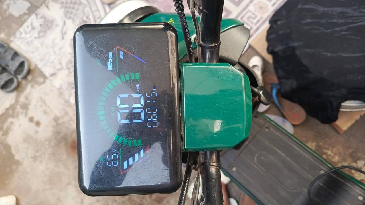 السلام عليكم للبيع دراجه R9 2025  شغاله ومكفوله سعرهه 475 وبيهه مجال  ***********
