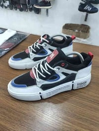 احذيه نضيفات • مقاس ٤٠-٤٢ • حي اريدو