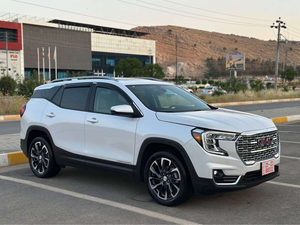 GMC TERRAIN 2024 SLT AWD
سە یارەکە تەنها بۆنیت بۆیاخە پەلیک کارتی بچوک هەیە ئیرباگ تەنها سوکان تەقیوە سەیارەکە فول فول مواسەفاتە ( پانۆراما-ناو زەرد-سەماعه BOSS-٥ کامیرا ٣٦٠-رادار-داتاشۆ-عه ساس-كوشن خه زن- شاشه گه وره-ده بل ئه كسل) هتد دوو بەسمەی شەریکە لەگەلە تەنها ٢٠ مایل رۆشتوە کاتی نەشکاوە ٣ مانگ کاتی لە گەلە گیرو مەکینە کارەبای بەشەرت 3GKALVEG8RL269592 ره قم شانسي 
نرخ-١٨٨$ مه جال 
***********
***********
Whatss app
Vaiber رانية, السليمانية
