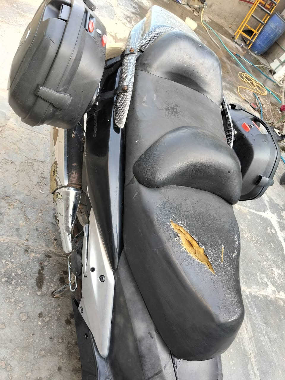 سلام عليكم شباب
عادة النشر بسبب الوعود الكاذبة سلفر للبيع مكينة 400 دراجة بيهة شغالة شلع كهربايات شغالة نكرة دراجة بيهة تبخير فقط مكفولة من بكن نضوح صوت ناعمة
سعرهة 1200 بيهة مجال 
مكان بغداد بلرشاد 
لشراي يتصل وبلخدمة 
***********
