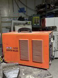 مكينه لحام للبيع   نوع جسيك   300 A    نظام اركون فقط   ثري فيز   نضيف...