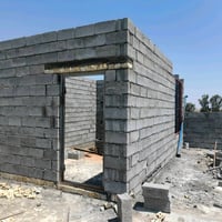 🔨 خلفه بناء طابوك وبلوك (متوفر حالياً) نقدم أعمال بناء بجودة عالية وبأ...