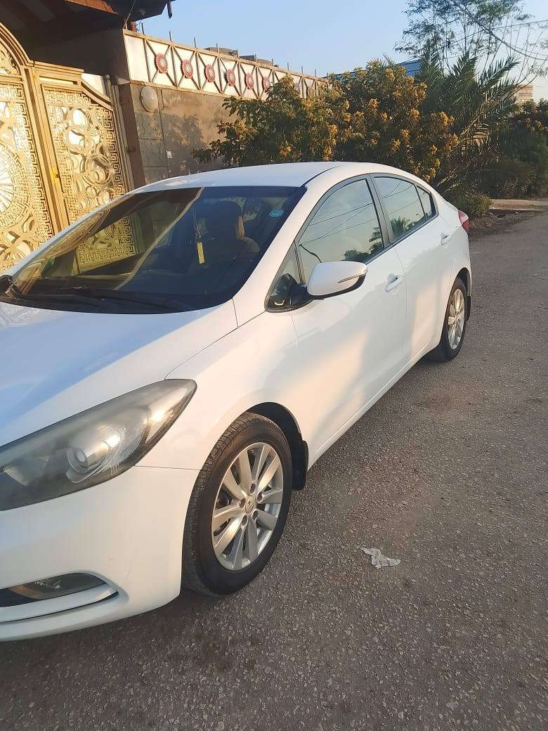 سلام عليكم ورحمة الله سيراتو للبيع موديل ٢٠١٤ بدون فتحه مكفوله كفاله عامه مكينه جديده حداديه تبريد تخم تاير جديد جاهزه من كلشي رقم أربيل سنويه منتهيه تريد وكاله تريد تحويل شرط مكان السياره ديوانيه للاستفسار الاتصال على الرقم ***********
