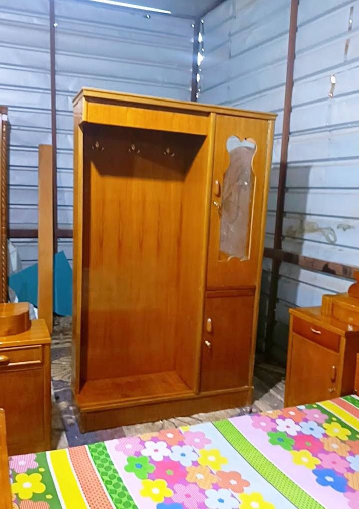 غرفه اخشاب للبيع ست ابواب ملحق نضيف صاج تكمه شغلل تزكام ضهر جرجوبه ضب براغي السعر 650 الاتصال على الرقم ***********   بغداد متواجد واتساب وعندي توصيل بكروه
